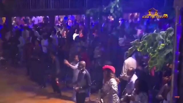 АПОСТОЛ ДЖОН ЧИ ТАНЦУЕТ КАК ДАВИД ПЕРЕД ГОСПОДОМ 2ЦАРСТВ 6:14 смотреть онлайн