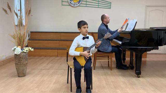 Саодатов Тихон сольное исполнение (балалайка) младшая группа смотреть онлайн