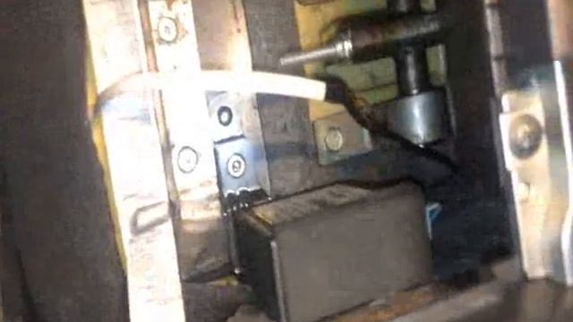 Устанавливаем USB порт в задний подлокотник Шевроле Эпика