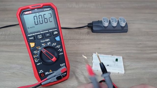 Review do Multímetro UNI-T UT61E+ | Algumas funções avançadas de medição смотреть онлайн