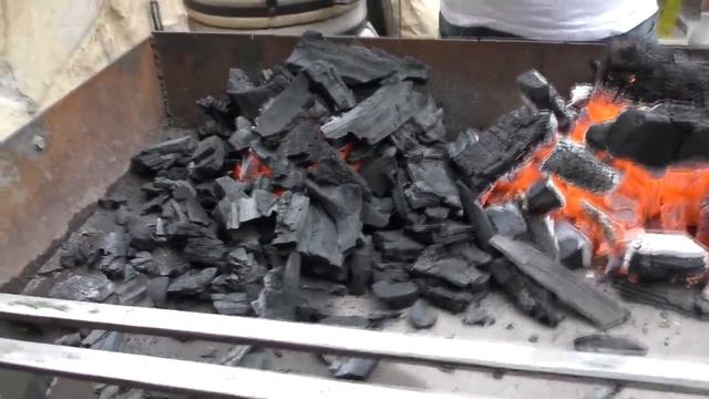 Какие угли лучше подходят для шашлыка. Курочки на шампурах. Обзор углей. смотреть онлайн