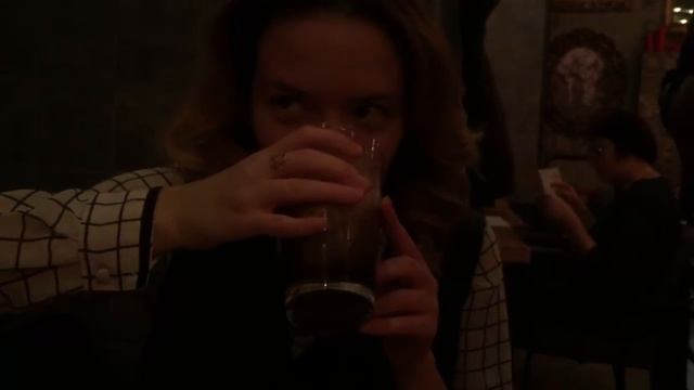 Что интересного в баре Дикий койот смотреть онлайн