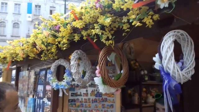 Прага. Торговые палатки перед Великоноцами смотреть онлайн