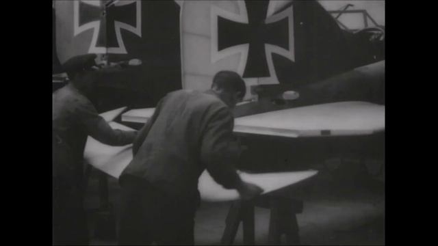 Inside the Albatros factory (speed corrected) смотреть онлайн