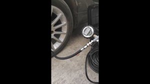 Пистолет для подкачки шин с электронным манометром и отъемным шлангом-наконечником AGD10