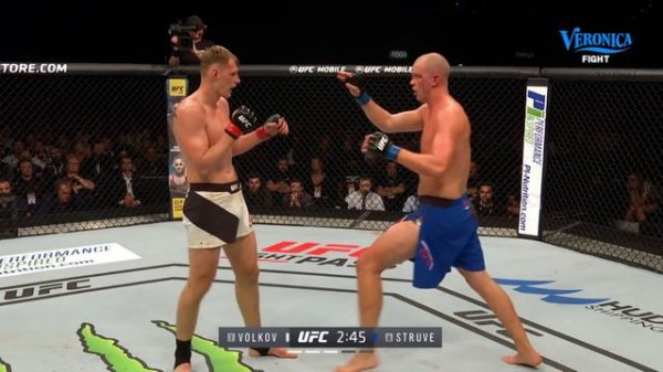 Throwback Fight: Alexander Volkov vs. Stefan Struve