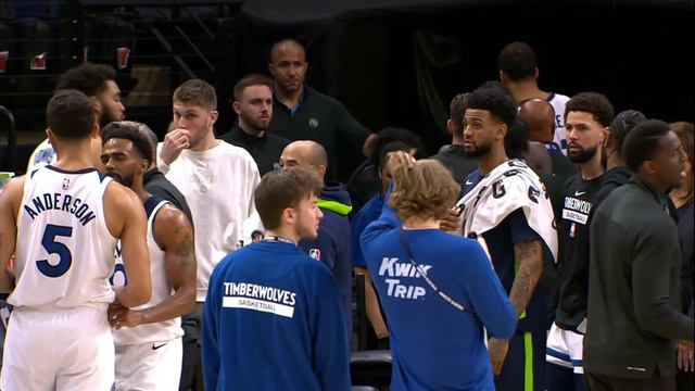 Fight between Rudy Gobert and teammate Kyle Slow Mo Anderson смотреть онлайн