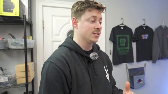 Amazon vs Newegg Prebuilt Gaming PC Challenge! смотреть онлайн