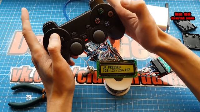Подключение джойстика к Arduino , беспроводной джойстик 2.4 dualshock от PS2.mp4 смотреть онлайн