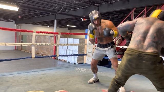 DOES MIGHTY MOUSE GET KOd??? | Uly The Monster vs. Mighty Mouse UFL | Boxing смотреть онлайн