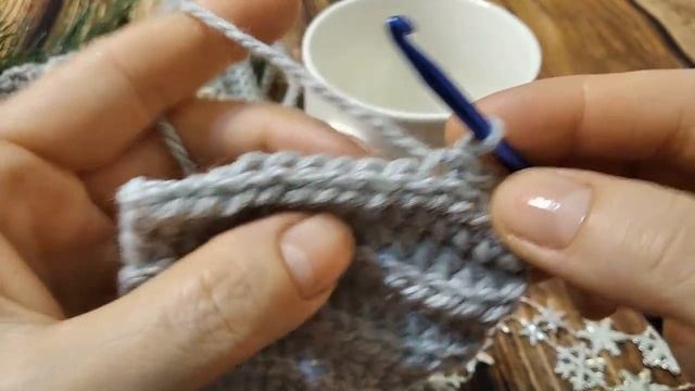 НОВОГОДНИЙ ЧЕХОЛ НА КРУЖКУ крючком/ МК/ KNITTED COVER ON a MUG hook. смотреть онлайн
