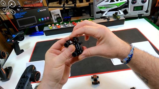 Turbo Racing C82 Pick-up POLICE 1/76 - Review Test Démo - min Jump & mini Bash ! смотреть онлайн