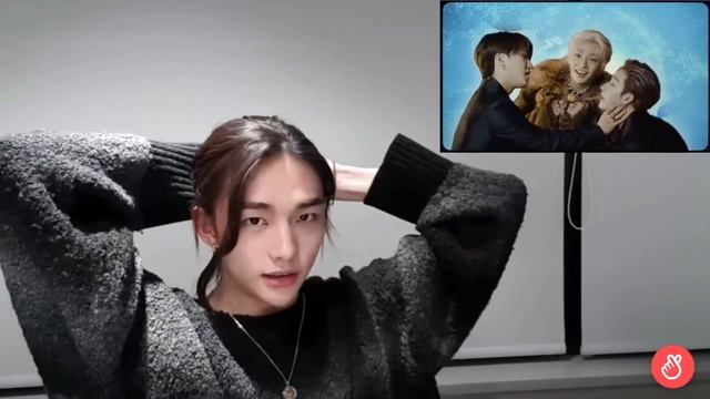 Hyunjin Reacting To Maknae On Top (VLIVE 안녕?)