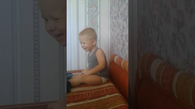 Внук с бабушкой ругается