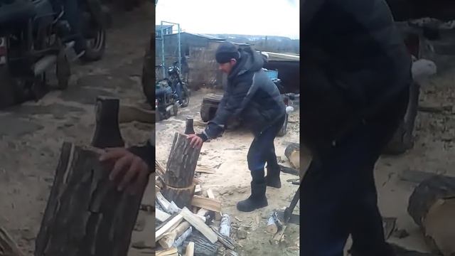 Колка дров в деревни. смотреть онлайн