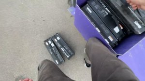 Как заряжают шеринговые самокаты? / Работа чарджером в Юренте