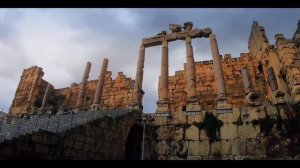 Это построено до всемирного потопа .Мегалиты Баальбека