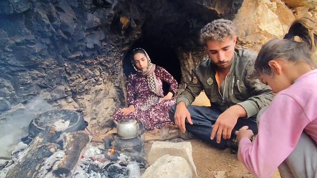 Building A Shelter In The Cruel Nature Of Nomadic Documentary