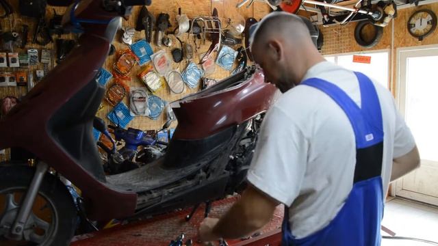 Honda Dio 34 Нагрівається і глохне!Заміна циліндра і масляного насоса! смотреть онлайн