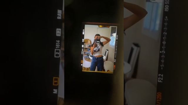 Why Mirrorless Cameras Are Better | Photography Tips смотреть онлайн