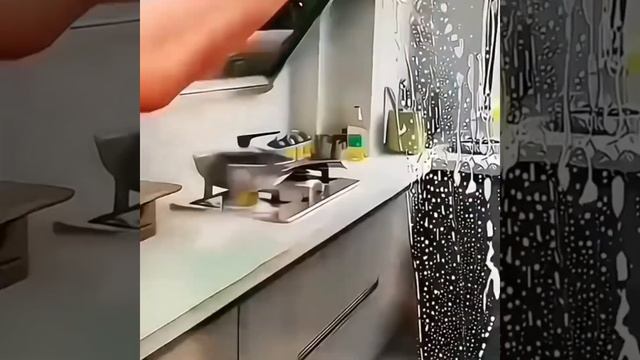 Лайфхаки для уборки дома и на кухне Гаджет тряпка для дома #shorts смотреть онлайн