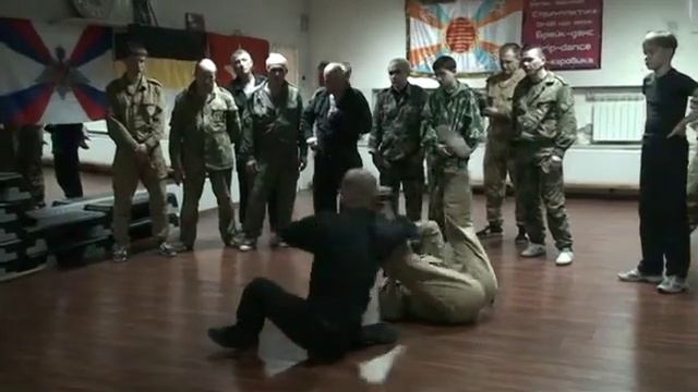 Как защититься от удара рукой снизу смотреть онлайн