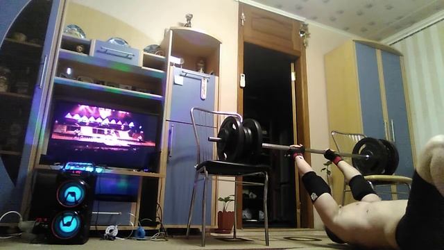 Это мой жим узким хватом под 110 кг в домашних условиях смотреть онлайн