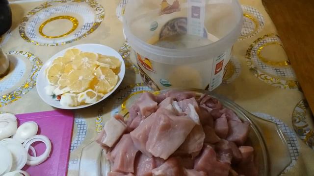Кулинарная страничка.Шашлык. Часть 1. Маринуем мясо. смотреть онлайн