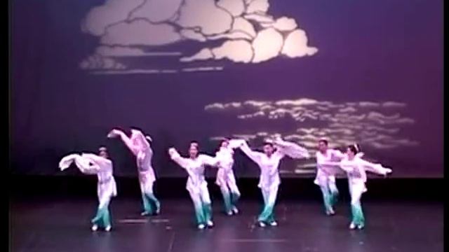 Chinese Long Sleeve Dance 中國長袖舞 смотреть онлайн
