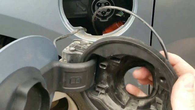 2013 Chevy Volt Charge Port replacement смотреть онлайн