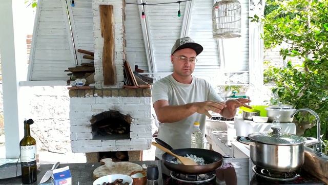 Курица с грибами в сливочном соусе / рецепт для чайников / что приготовить на 14 февраля смотреть онлайн