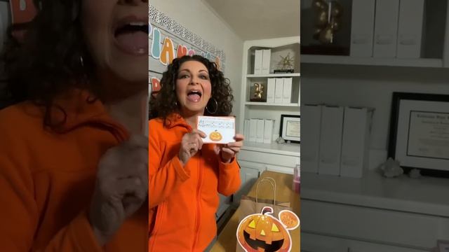 How to Play Feed the Pumpkin Halloween Sight-Reading and Ear Training Game for Beginning Piano смотреть онлайн