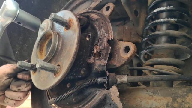 Toyota brake backing plate and hub separation trick смотреть онлайн