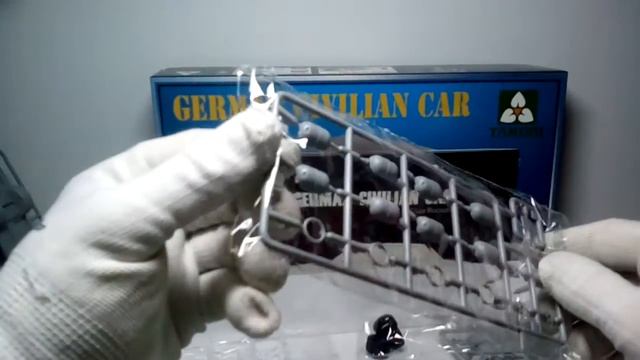 обзор 2005 Takom 1/35 German Civilian Car with Gas Rockets смотреть онлайн