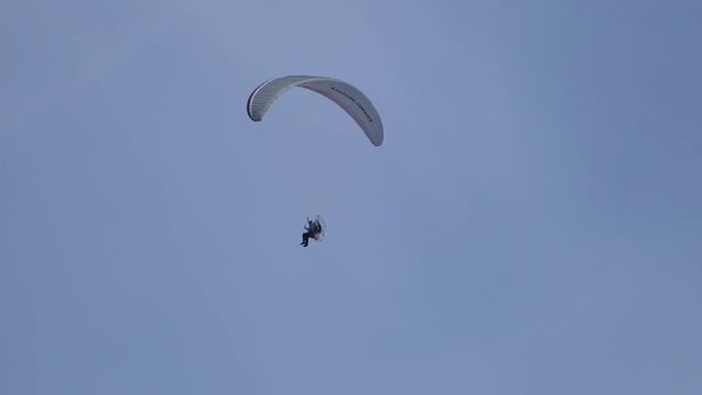 парашют с моторчиком :-) смотреть онлайн