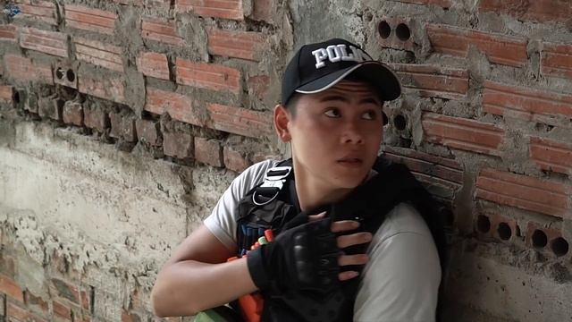 LTT Game Nerf War : Couple SEAL X Nerf Guns Fight Squad Crime Rocket Crazy Bandits Villa Lyly смотреть онлайн