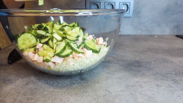 ГОТОВЛЮ СЕЙЧАС КАЖДЫЙ день на ужин ЭТОТ САЛАТ! Быстро, вкусно и просто! смотреть онлайн