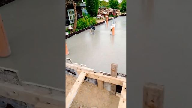 Танцпол для всей деревни! Залили фундаментную плиту. смотреть онлайн