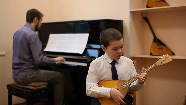Русская народная песня "Я на камушке сижу". Обработка М. Галаева смотреть онлайн