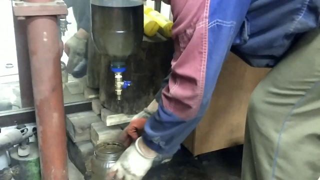 Как отделить масло ( отработку) от воды.