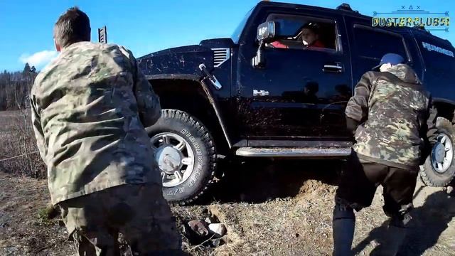 Берем брод толпой. Утопили две машины. Duster, Toyota Hilux, УАЗ, Hummer, Нива, Шнива, Jeep смотреть онлайн