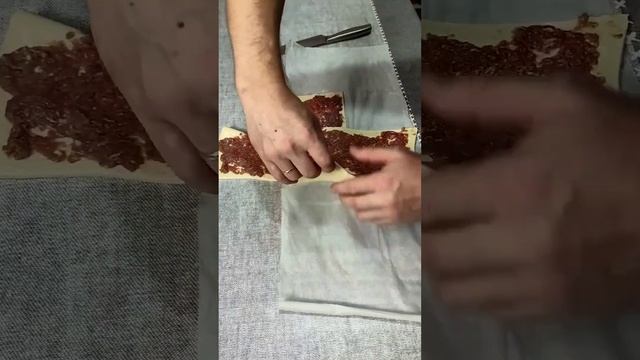 Пирог из слоёного теста с фаршем! смотреть онлайн