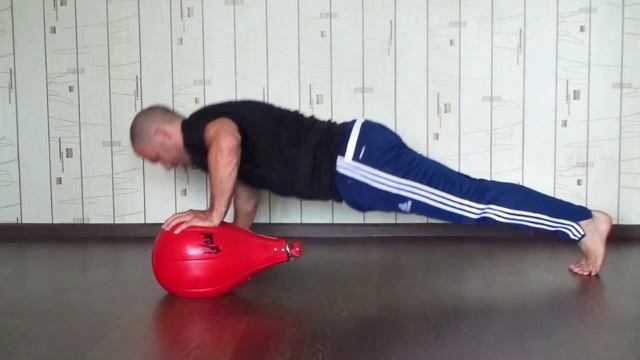 Как накачать грудные мышцы в дома. Комплекс № 5 смотреть онлайн