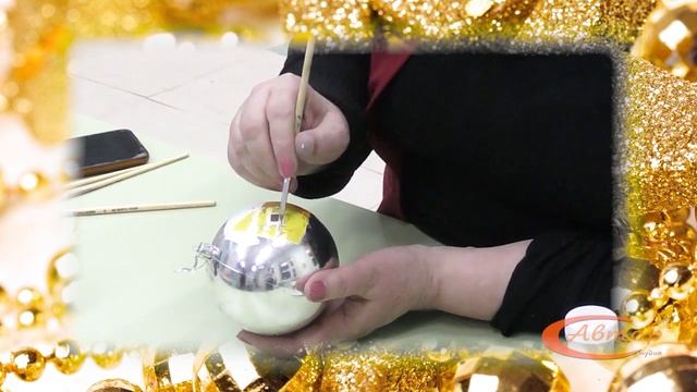 Новый год в Дворце. Рисунки на новогодней игрушке смотреть онлайн