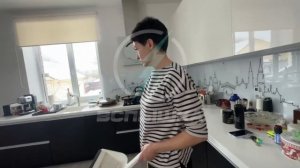 Прода Декстера, Мать Декстера распустила руки 😱