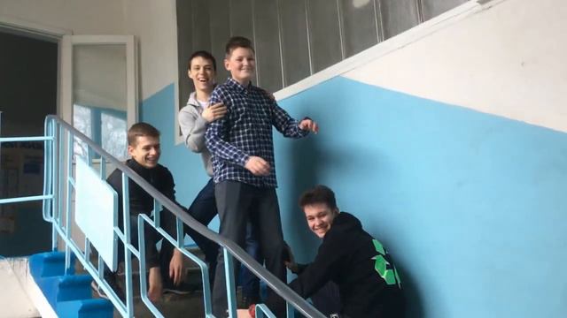 Поздравление на 8 марта учителям (9 школа, г.Рубежное ) смотреть онлайн