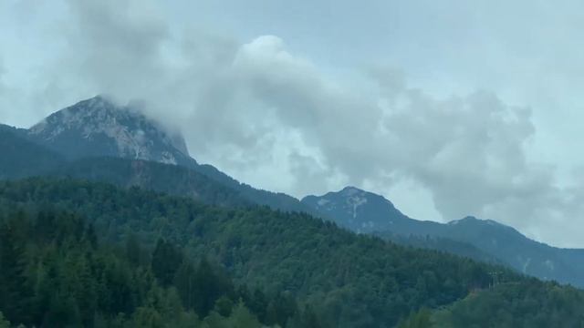 Граница в горах Австрий с Италий смотреть онлайн