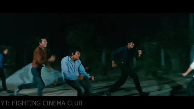 На Брюса Ли напала дюжина людей с ножами в фильме БОЛЬШОЙ БОСС (1971) смотреть онлайн