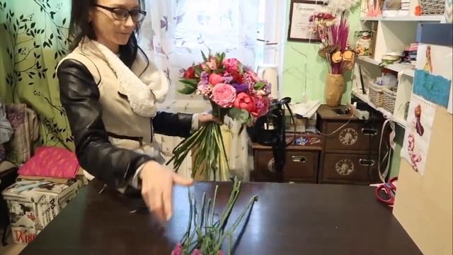 ?Как сделать подарочный букет с пионами? Флористика‼️ смотреть онлайн