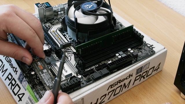 10 HDDs, 2 NVMEs und 4 SSDs auf kleinstem Raum, mein kompakte Homeserver! | Leos Hardware смотреть онлайн